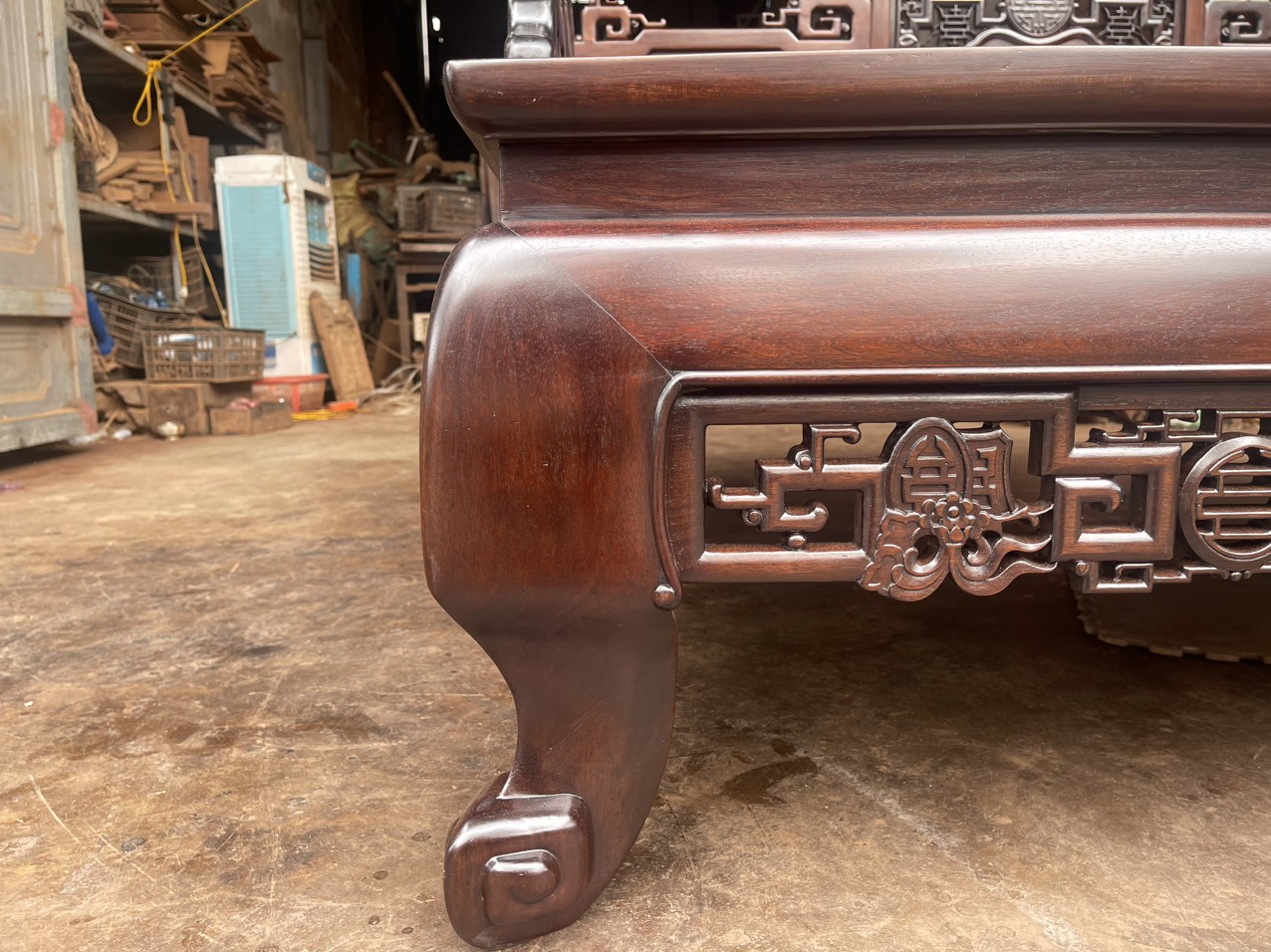 GIUONG-BA-THANH-GO-GU