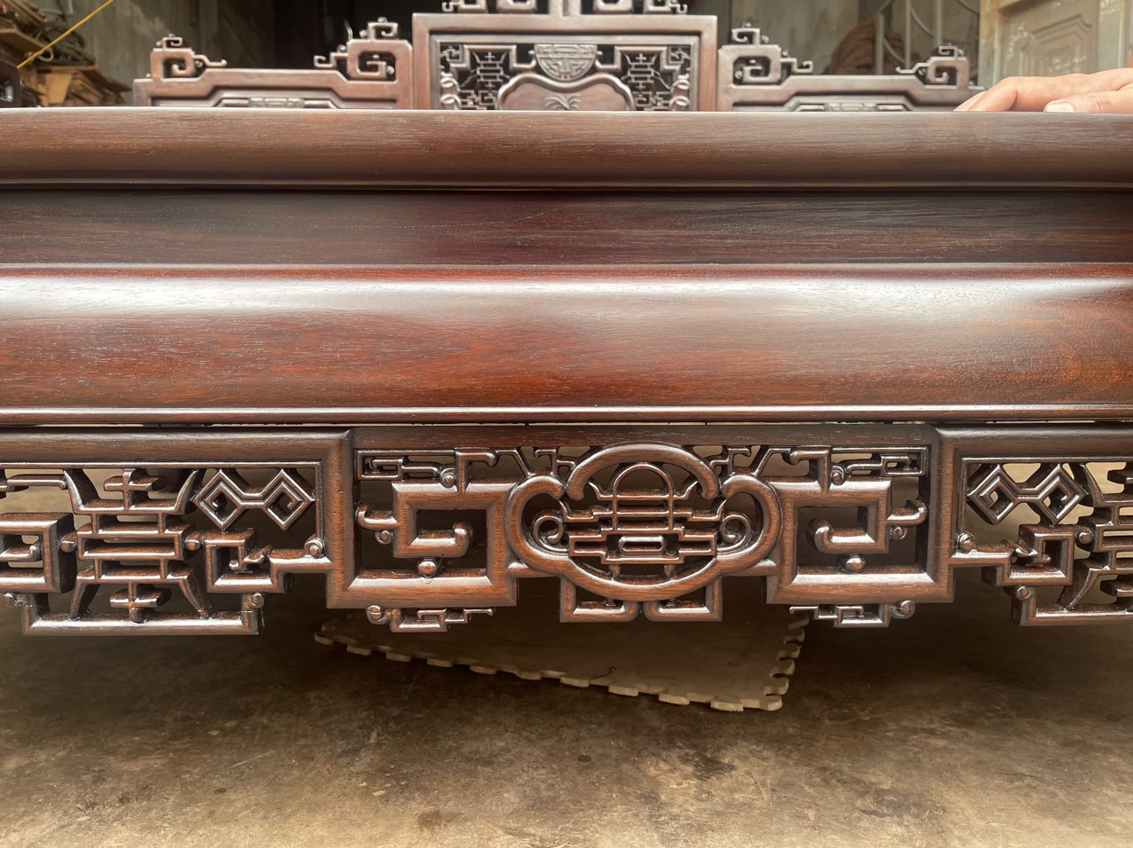 GIUONG-BA-THANH-GO-GU