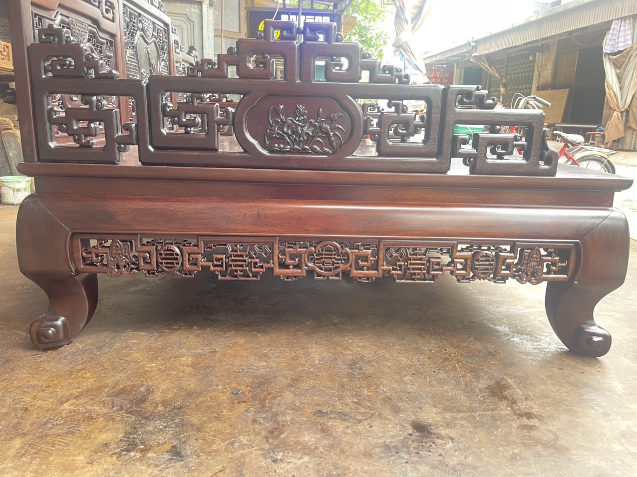 GIUONG-BA-THANH-GO-GU