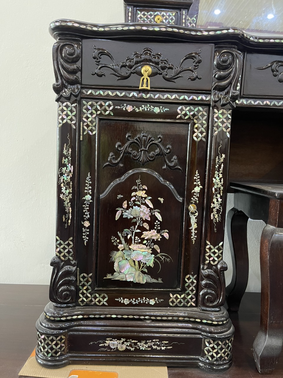 BÀN PHẤN CẨN ỐC SINGAPO